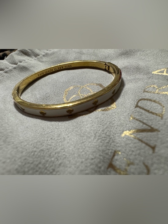 kate spade Jewelry - Kate Spade New York "Spot The Spade" Enamel Hinged Bangle